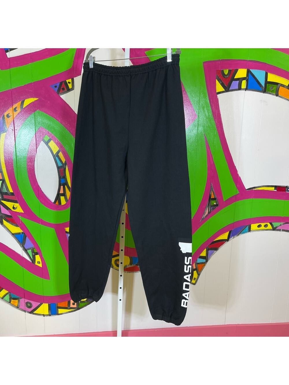 Gildan Heavy Blend, Badass Montanan Sweatpants. Size 2XL. In new condition!